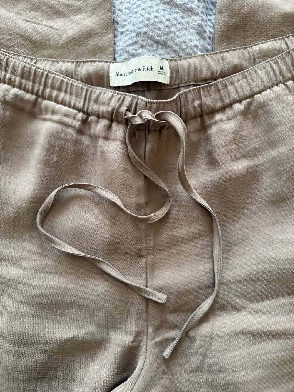Abercrombie & Fitch Neutral Taupe Wide-Leg Cargo Pants Size M - Picture 4 of 8